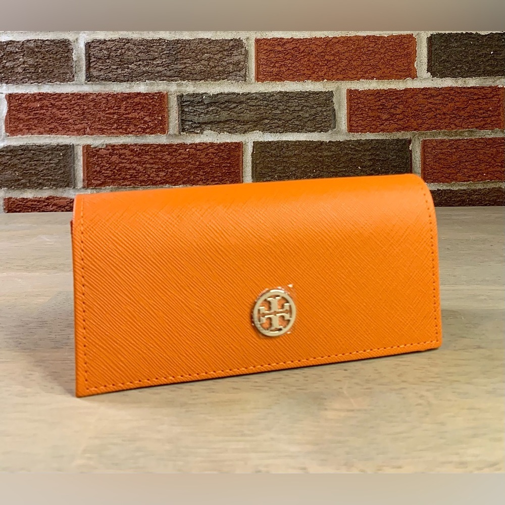 Authentic Tory Burch Eyeglasses
Sunglasses Clamshell Semi Hard Case
Orange